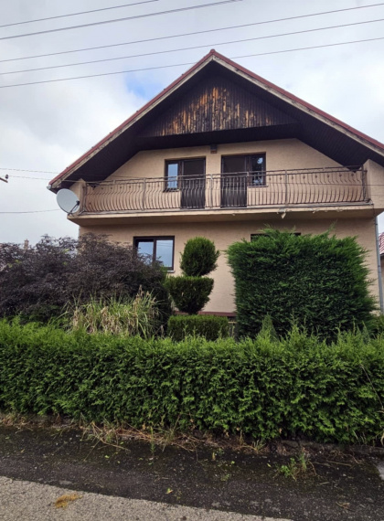 7-IZBOVÝ RODINNÝ DOM S BAZÉNOM - SEČOVSKÁ POLIANKA